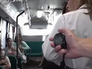 使用暫停時間的道具 大巴色狼對 校花為所欲為